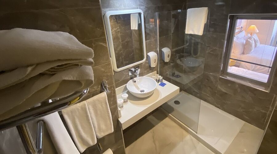 Roseira Beach Resort  4*