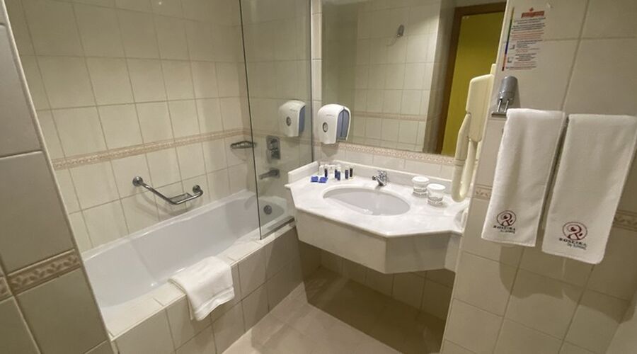 Roseira Beach Resort  4*