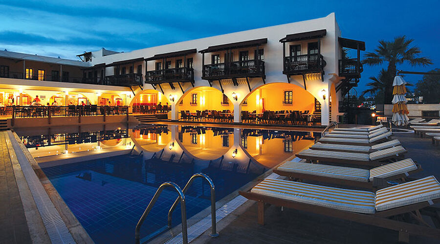 Costa Bitezhan Beach  4*