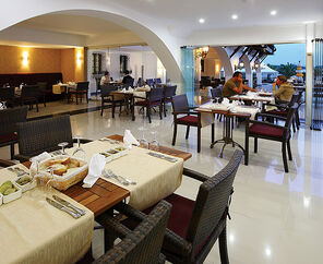 Costa Bitezhan Beach  4*