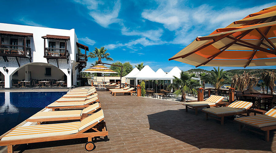 Costa Bitezhan Beach  4*