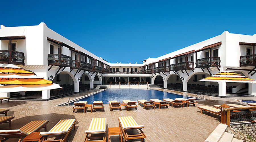 Costa Bitezhan Beach  4*