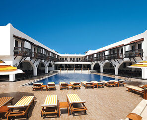 Costa Bitezhan Beach  4*