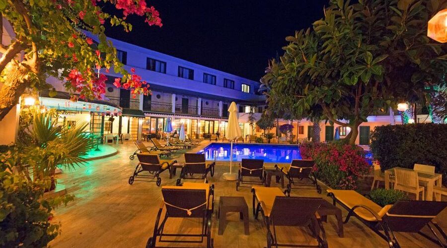 Bleu Nuit Hotel Bodrum  4*