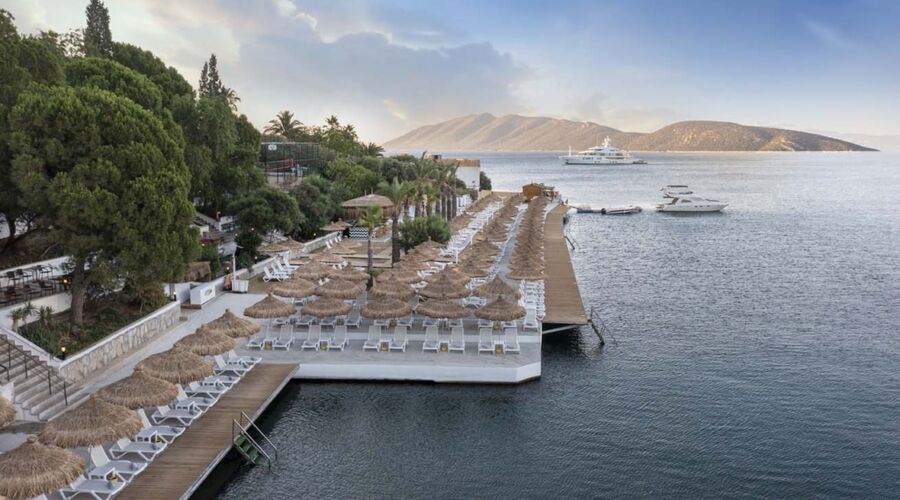 Holiday Inn Resort   5*