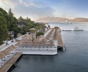 Holiday Inn Resort   5*