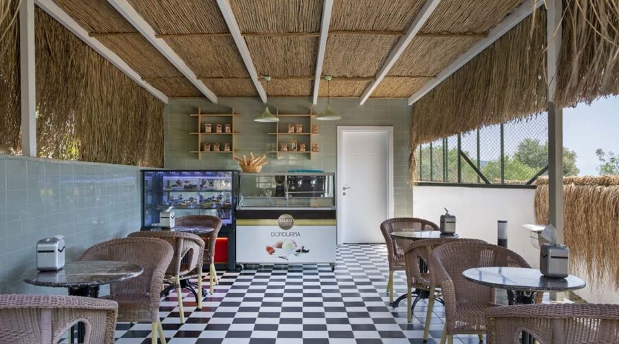 Holiday Inn Resort   5*