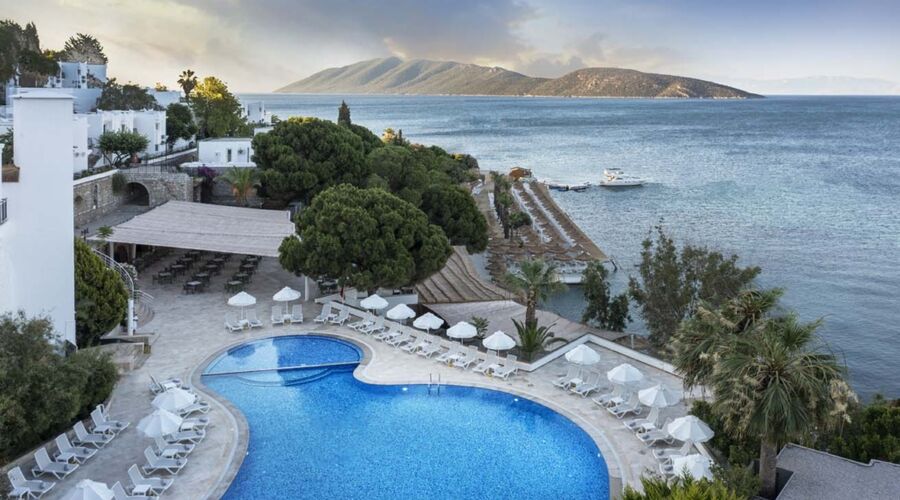 Holiday Inn Resort   5*