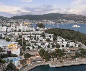 Holiday Inn Resort   5*