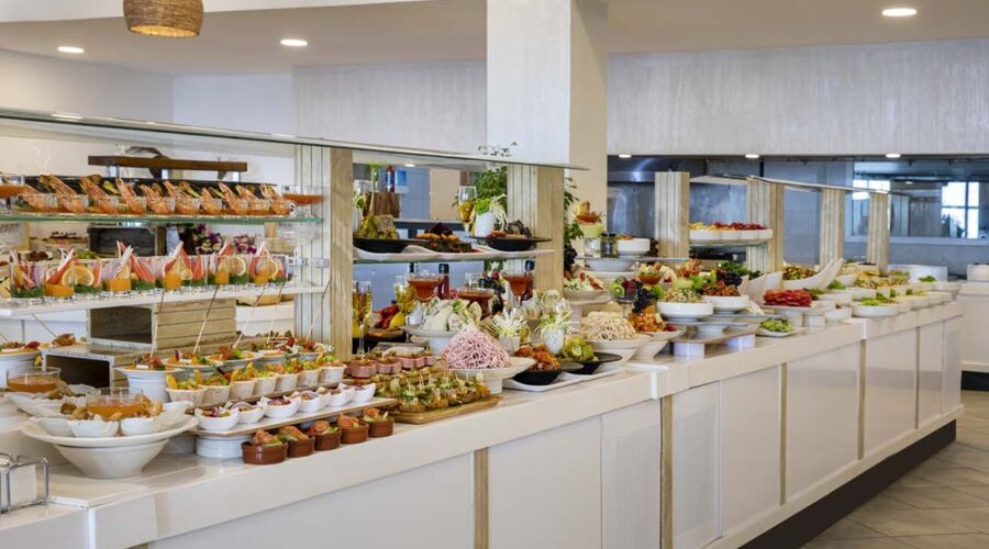 Holiday Inn Resort   5*