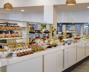 Holiday Inn Resort   5*