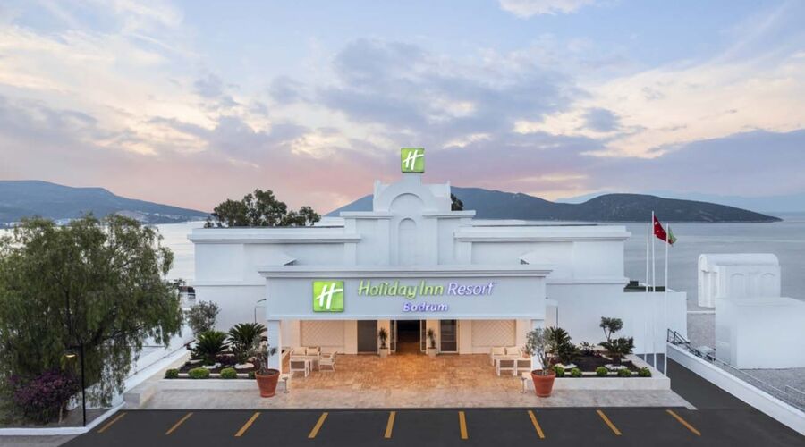Holiday Inn Resort   5*