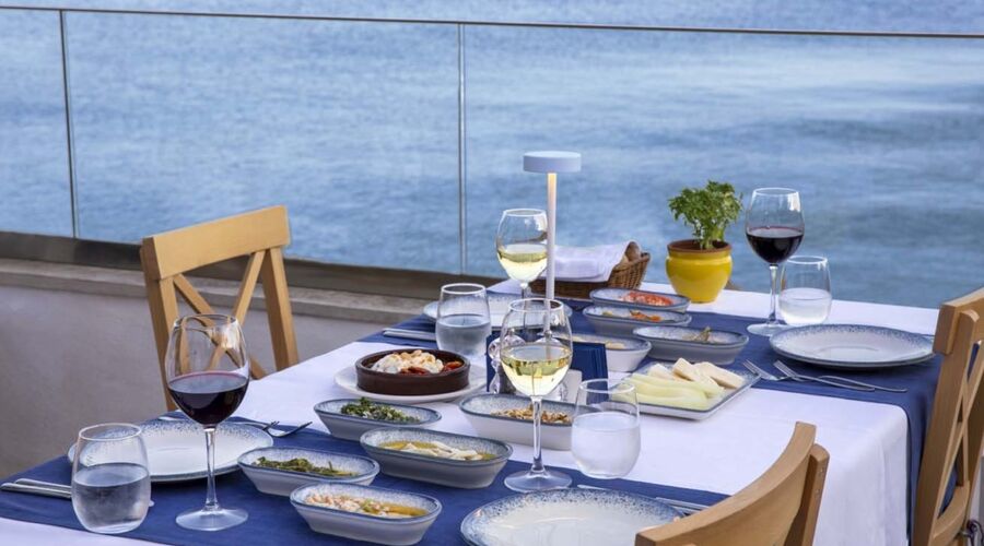 Holiday Inn Resort   5*