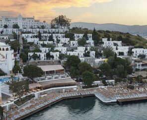 Holiday Inn Resort   5*