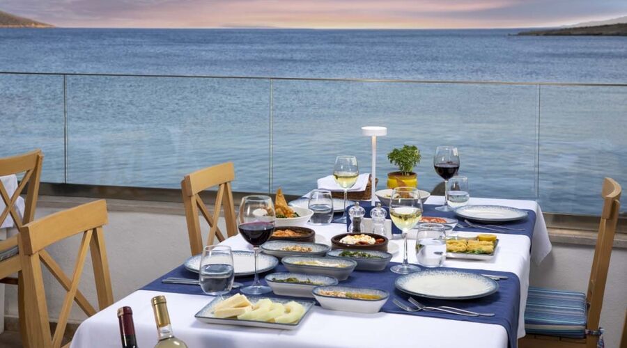 Holiday Inn Resort   5*