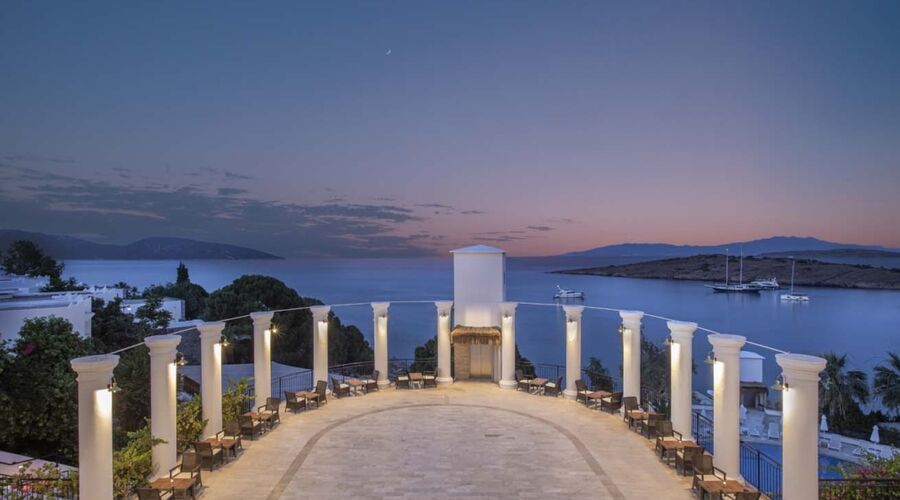 Holiday Inn Resort   5*