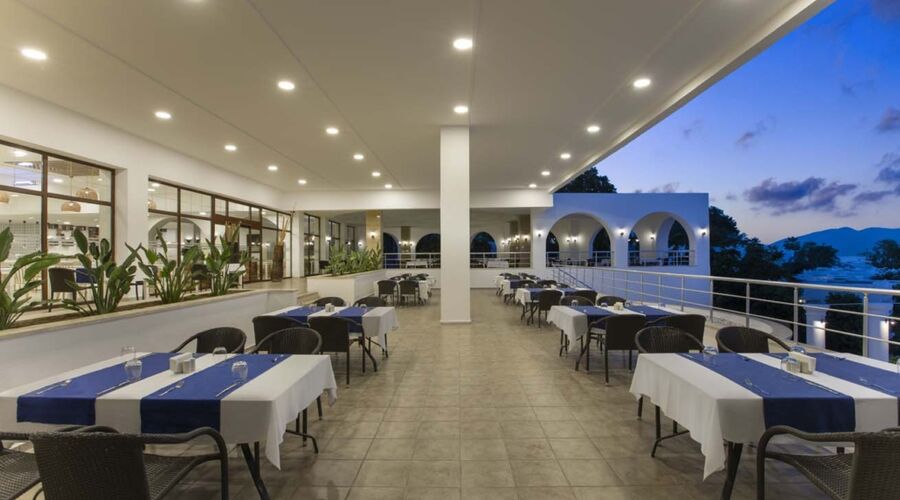 Holiday Inn Resort   5*