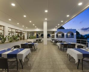 Holiday Inn Resort   5*
