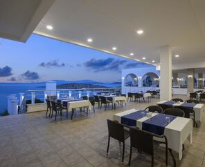 Holiday Inn Resort   5*