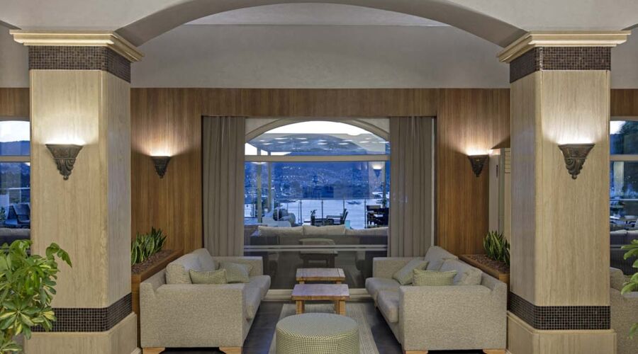 Holiday Inn Resort   5*