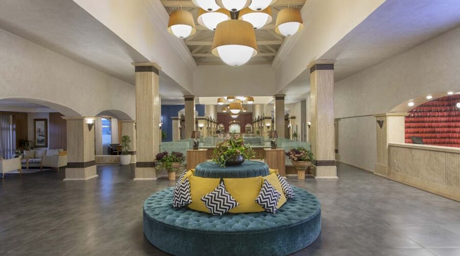 Holiday Inn Resort   5*