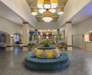 Holiday Inn Resort   5*