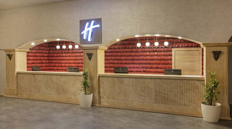 Holiday Inn Resort   5*