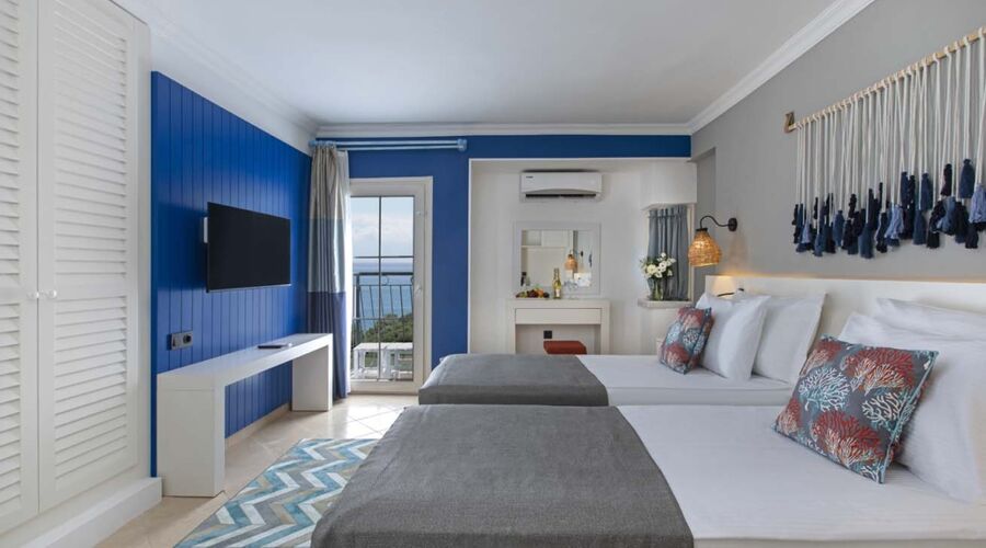 Holiday Inn Resort   5*