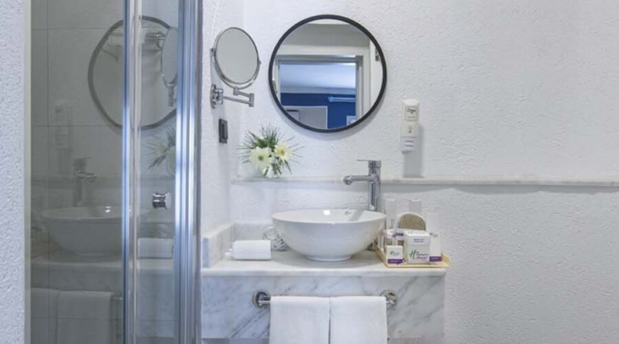 Holiday Inn Resort   5*