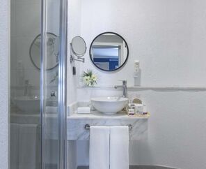 Holiday Inn Resort   5*