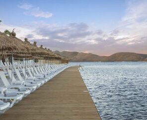 Holiday Inn Resort   5*