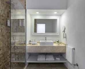 Holiday Inn Resort   5*