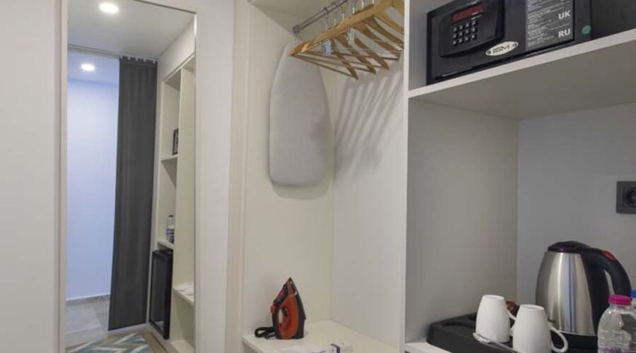Holiday Inn Resort   5*