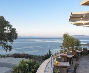 Holiday Inn Resort   5*