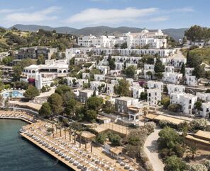 Holiday Inn Resort   5*