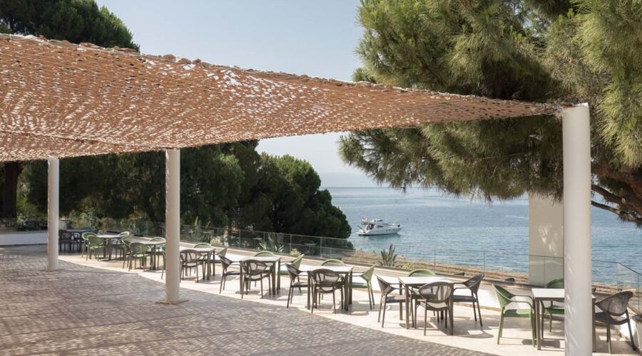 Holiday Inn Resort   5*