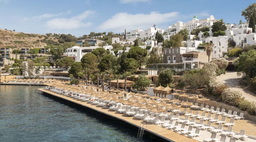 Holiday Inn Resort   5*