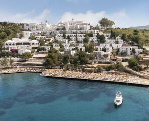 Holiday Inn Resort   5*