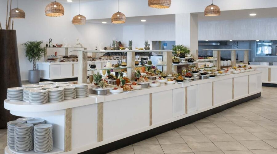 Holiday Inn Resort   5*