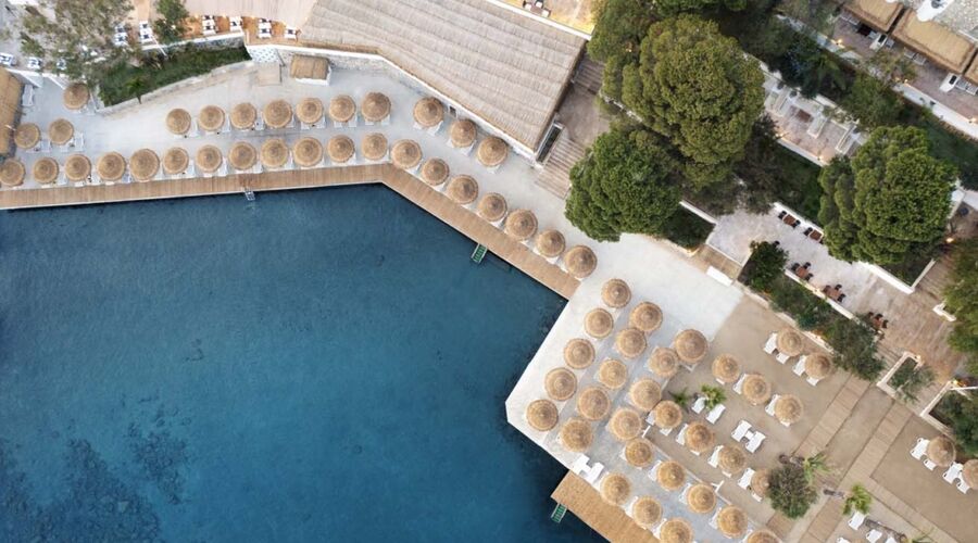 Holiday Inn Resort   5*