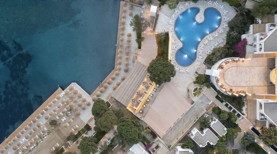 Holiday Inn Resort   5*