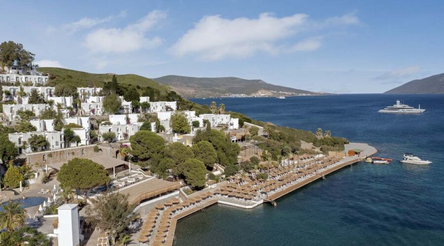 Holiday Inn Resort   5*
