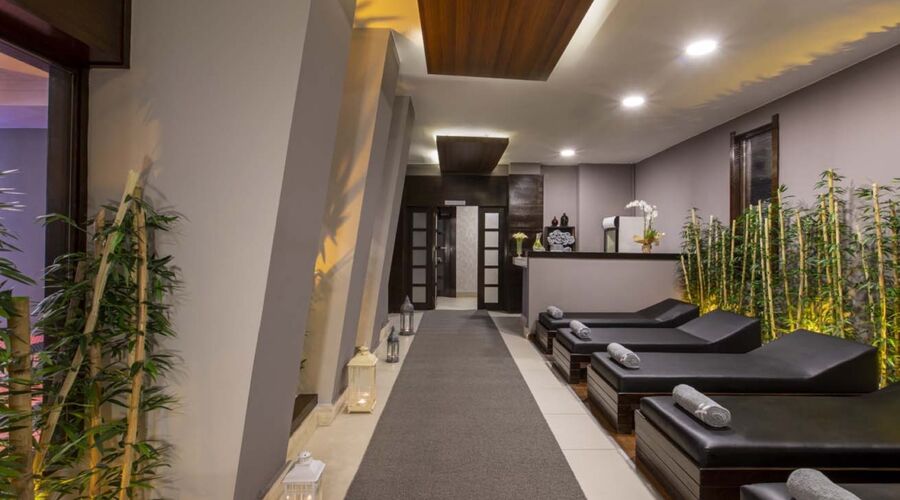 Holiday Inn Resort   5*