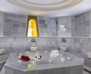 Holiday Inn Resort   5*