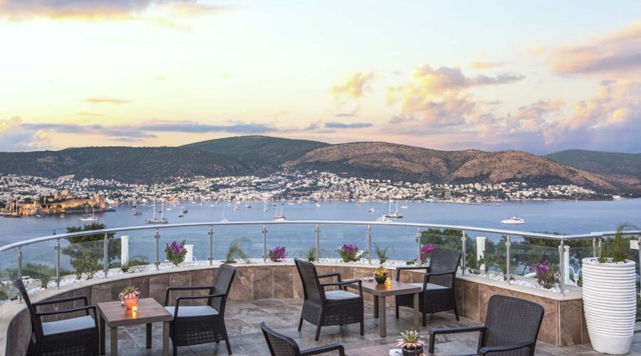 Holiday Inn Resort   5*