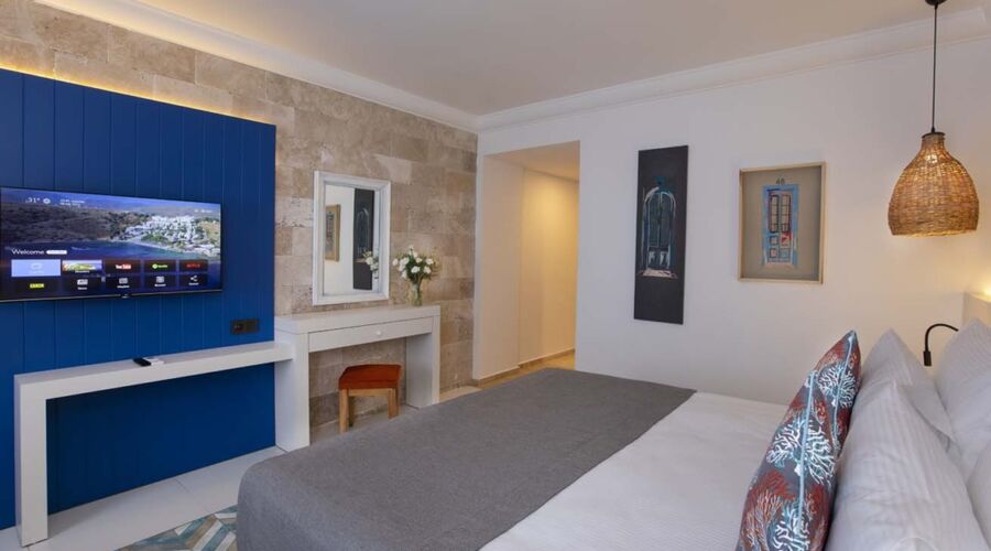 Holiday Inn Resort   5*