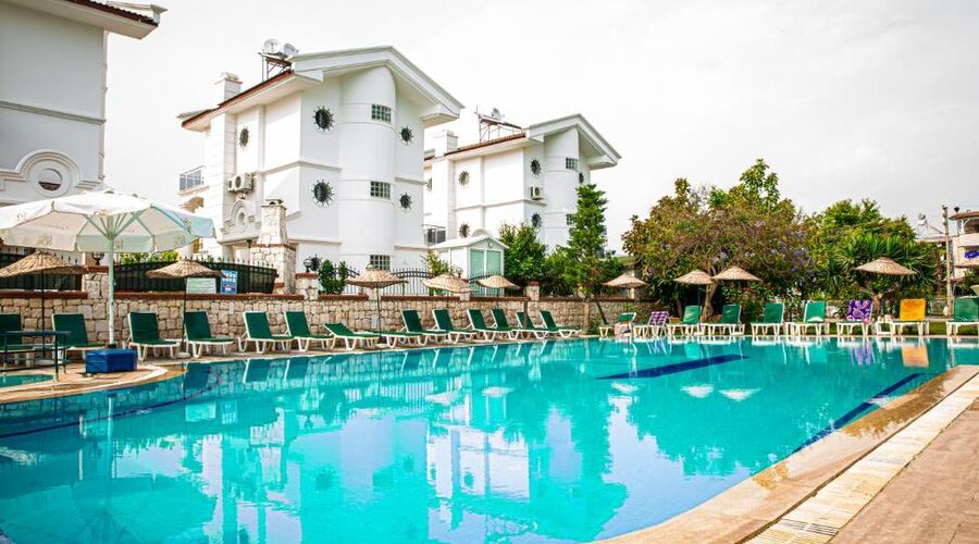 Bezay Hotel   3*