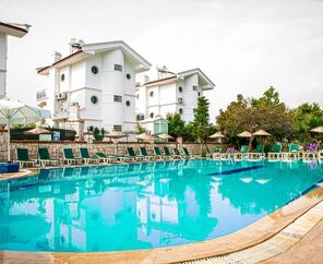 Bezay Hotel   3*