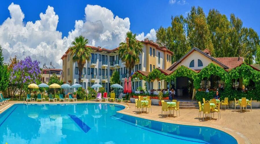 Bezay Hotel   3*