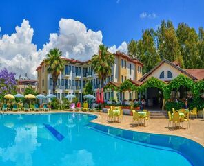 Bezay Hotel   3*